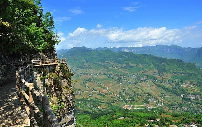 钱恩施省钱省心实用路线攻略！新葡京恩施五天四晚跟团游多少(图2)