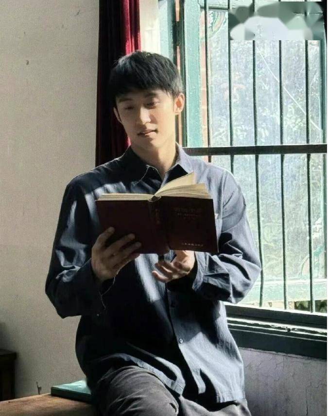 神！三代戏骨飙戏法治剧天花板稳了澳门新葡京app《重器》定档